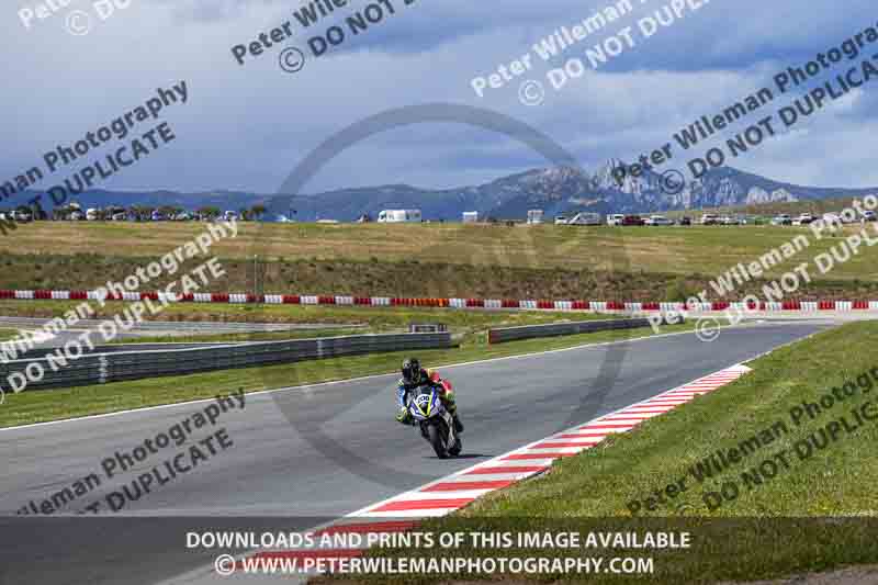 cadwell no limits trackday;cadwell park;cadwell park photographs;cadwell trackday photographs;enduro digital images;event digital images;eventdigitalimages;navarra;no limits trackdays;peter wileman photography;racing digital images;trackday digital images;trackday photos